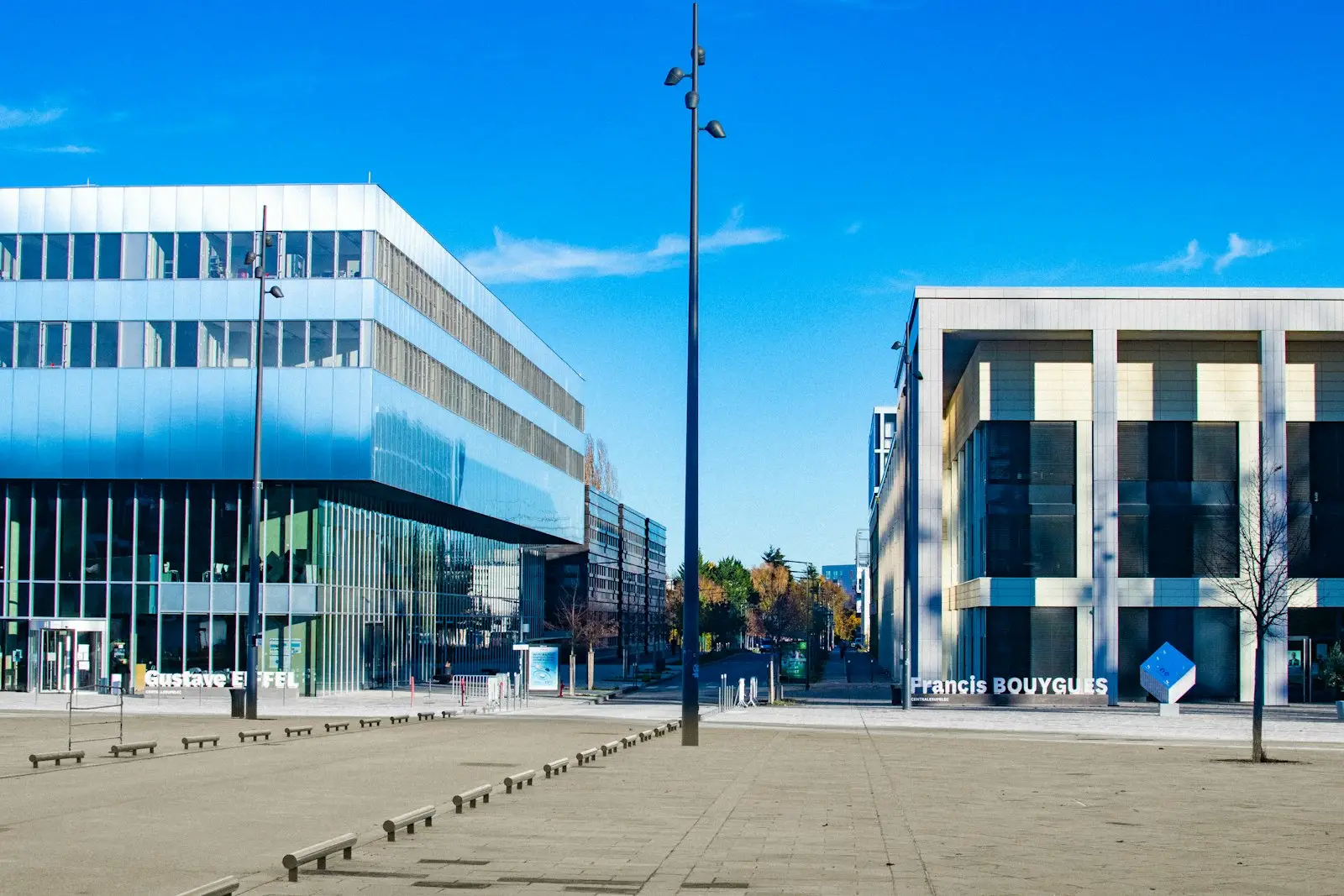Modern kampüs binaları