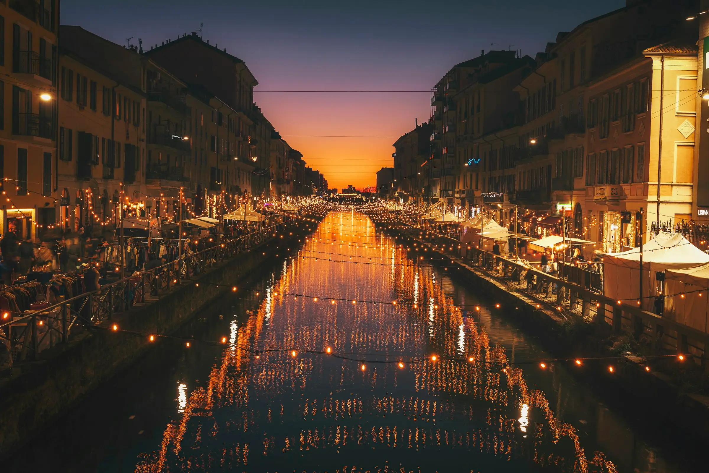 Milano’da Naviglio kanalı, akşam